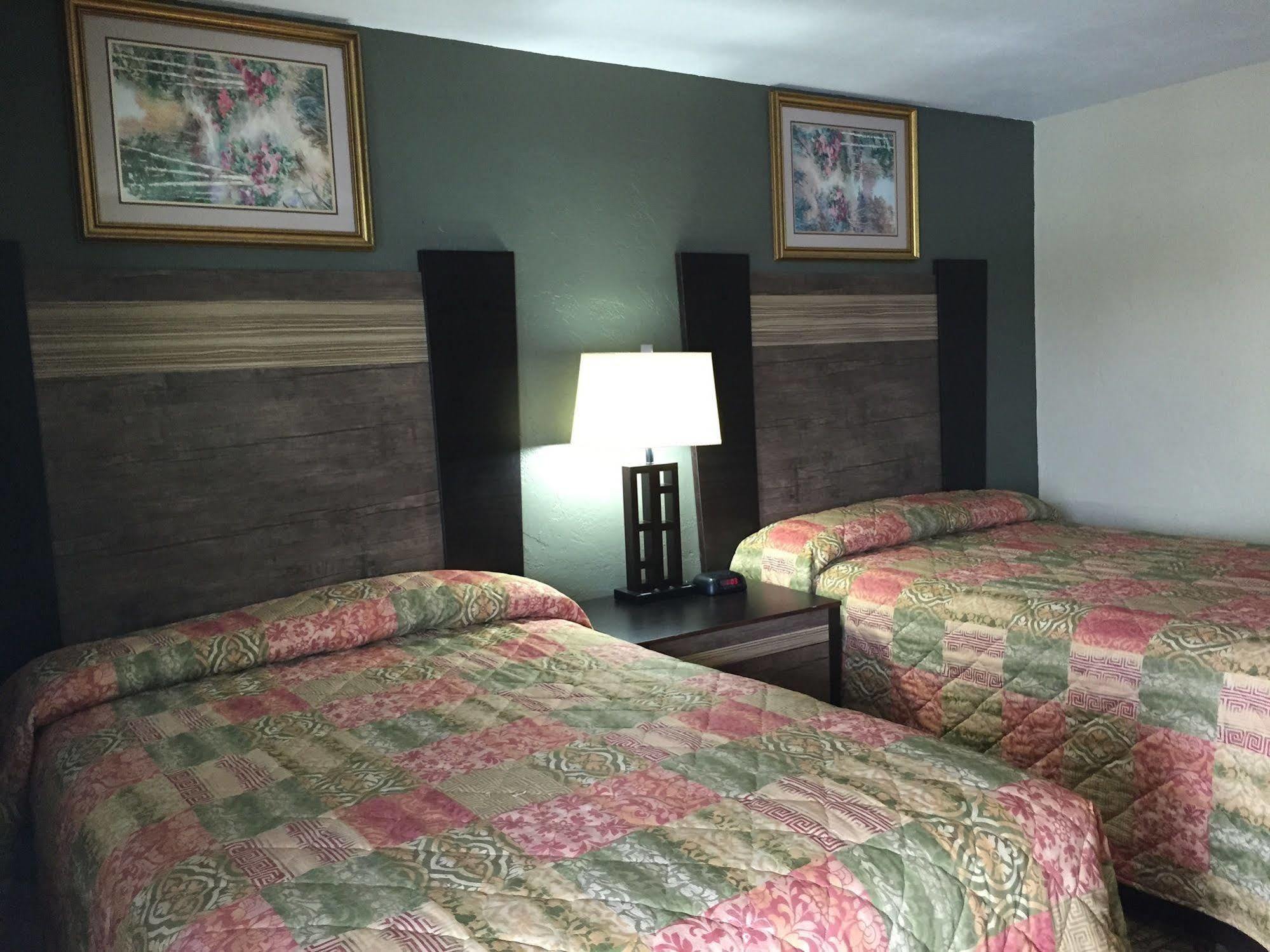 Track & Turf Motel Mount Laurel Exterior foto